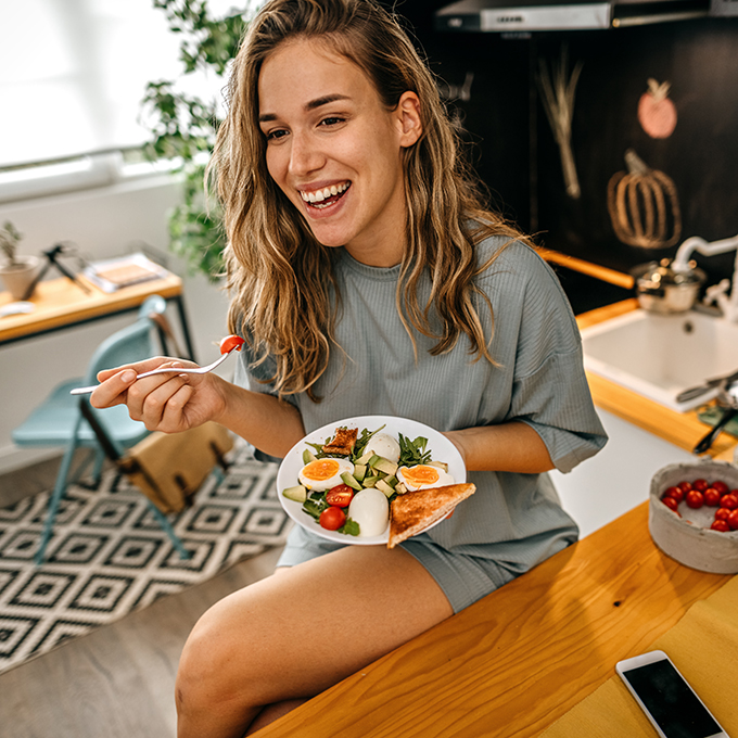 Nutrire chi nutre: alimentazione in allattamento, cosa mangiare, idratazione e salute materna 